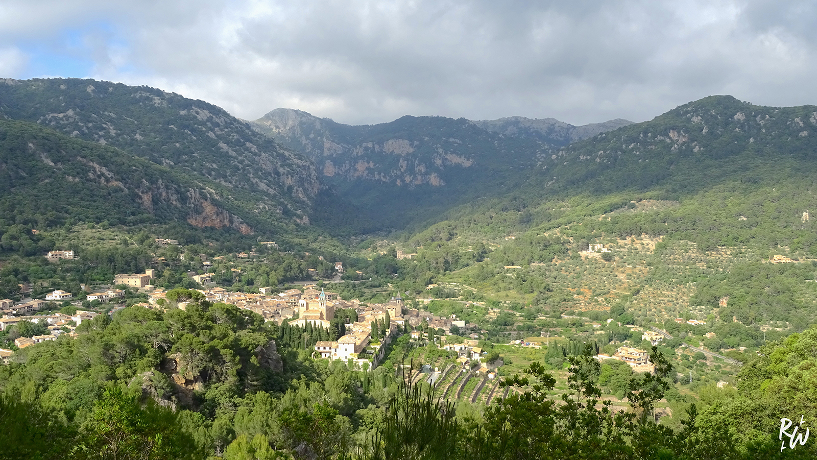 Vue sur la vallée - GR221