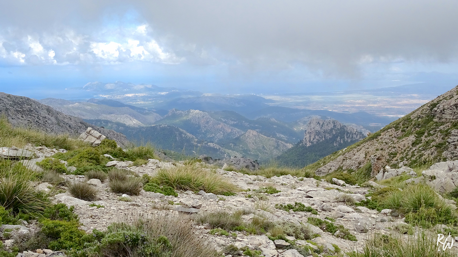 Vue sur la vallée - GR221