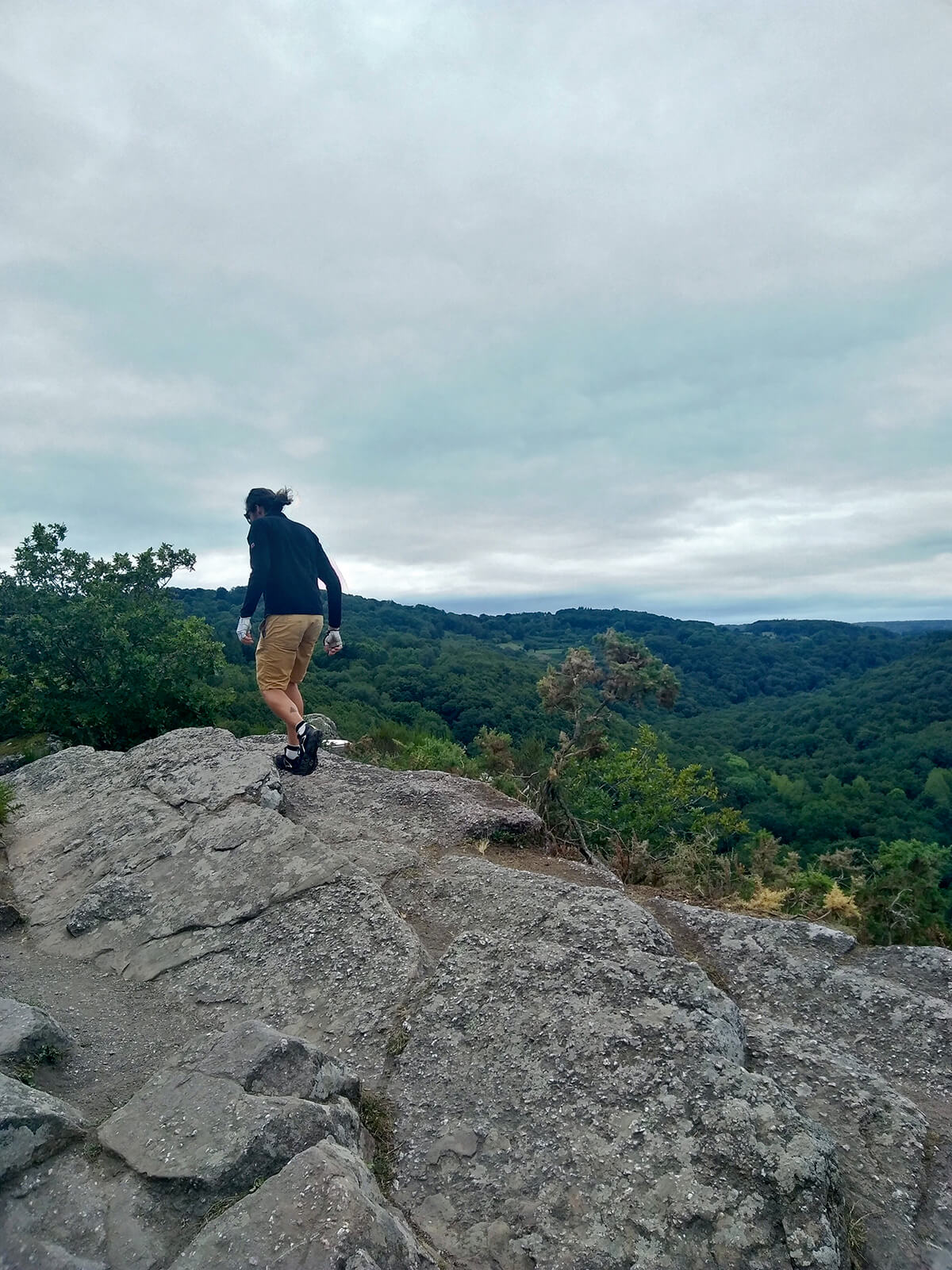 Au sommet de la Roche d'Oëtre