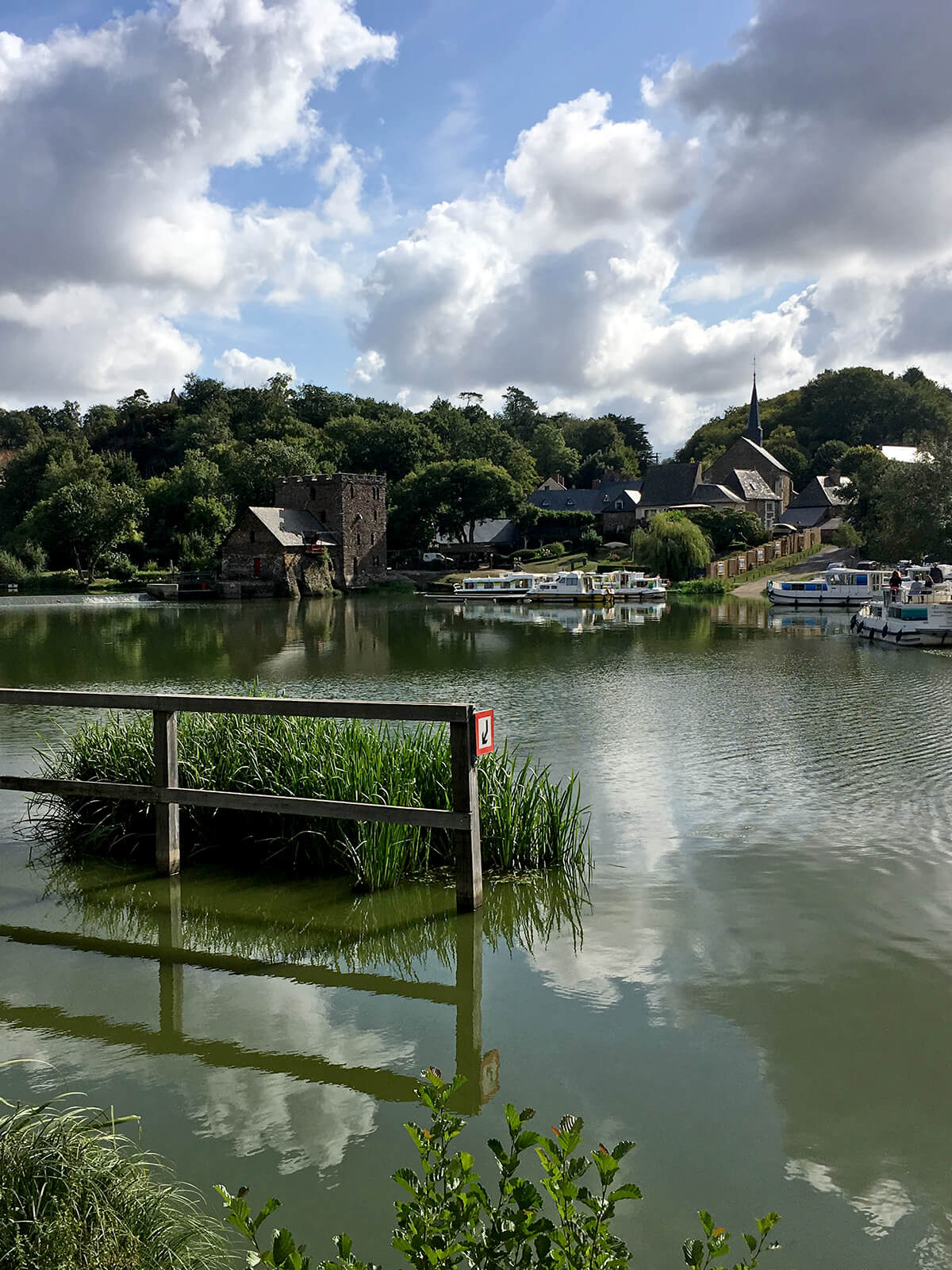 Petit port sur la Mayenne