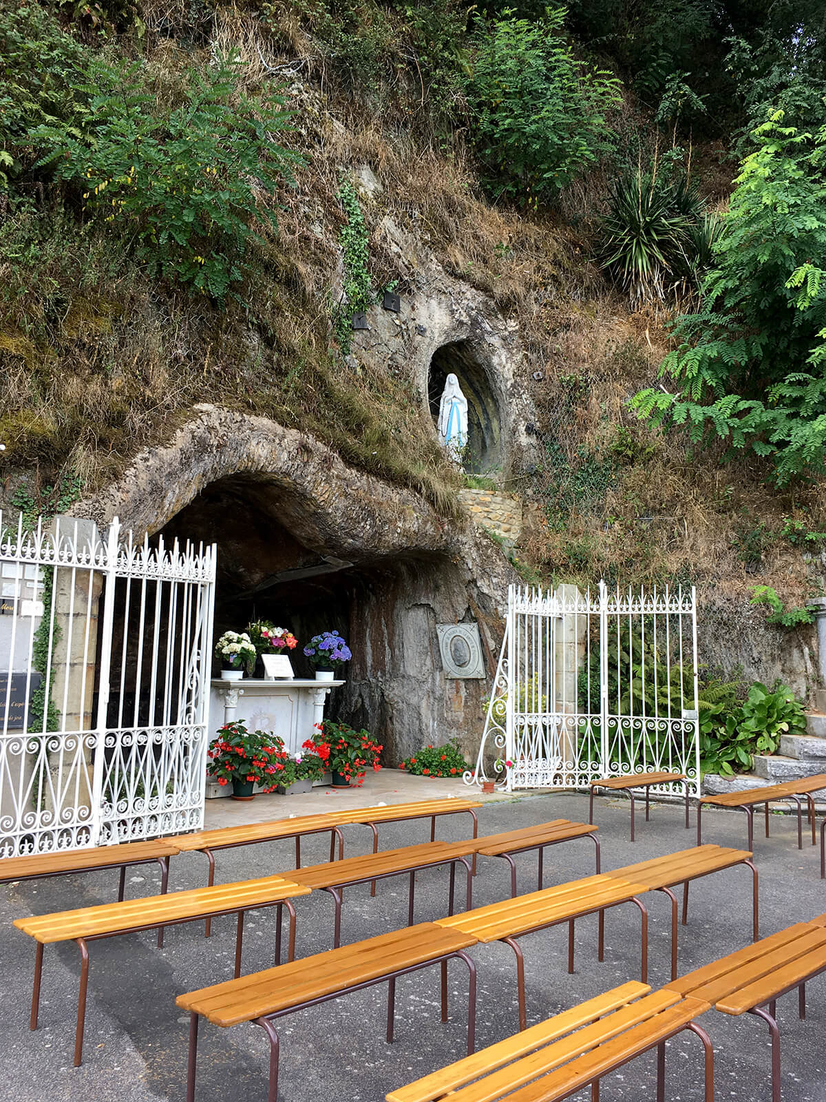 La grotte de Lourdes sur la Vélo Francette ?